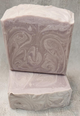 A delightful strong floral scent of freshly bloomed Lilac flowers.  