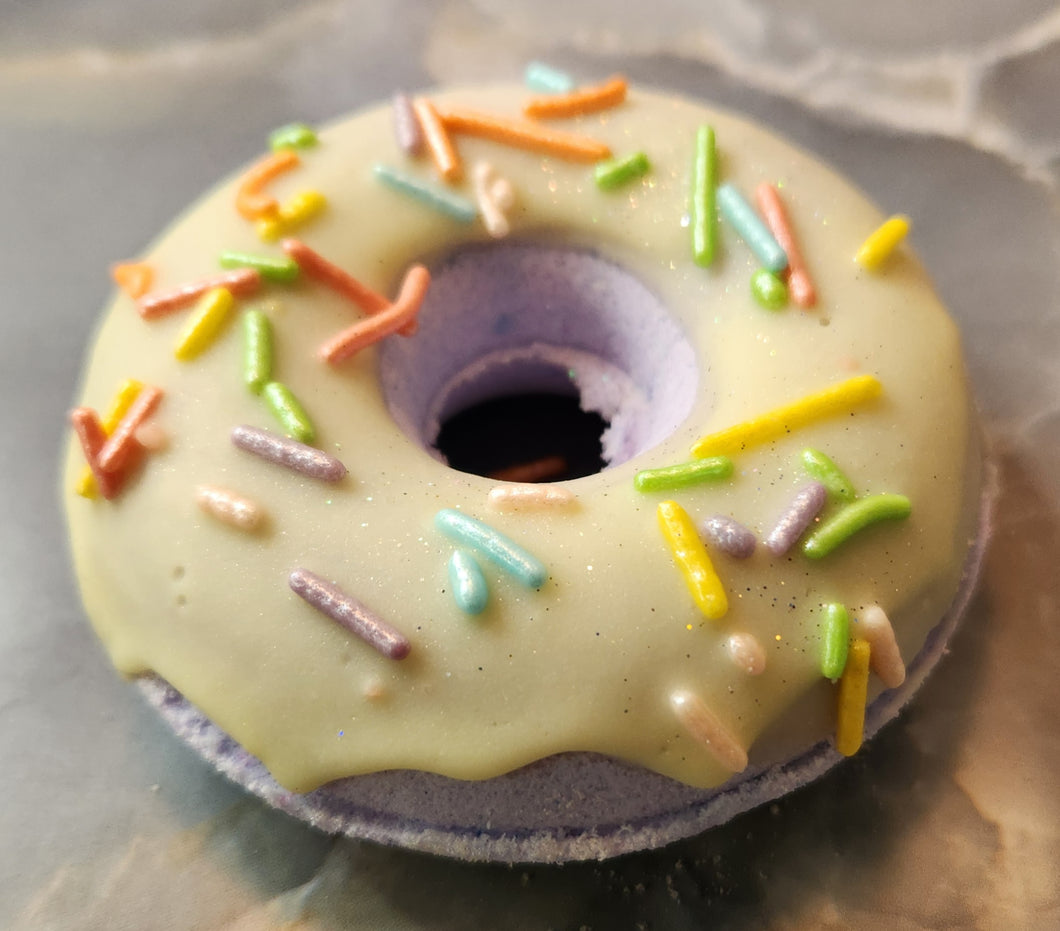 Sweet Lavender Donut Bath Bomb w/cocoa butter drizzle (w Essential Oil)